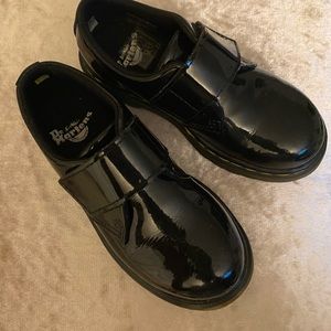 Patent leather kids shoes
